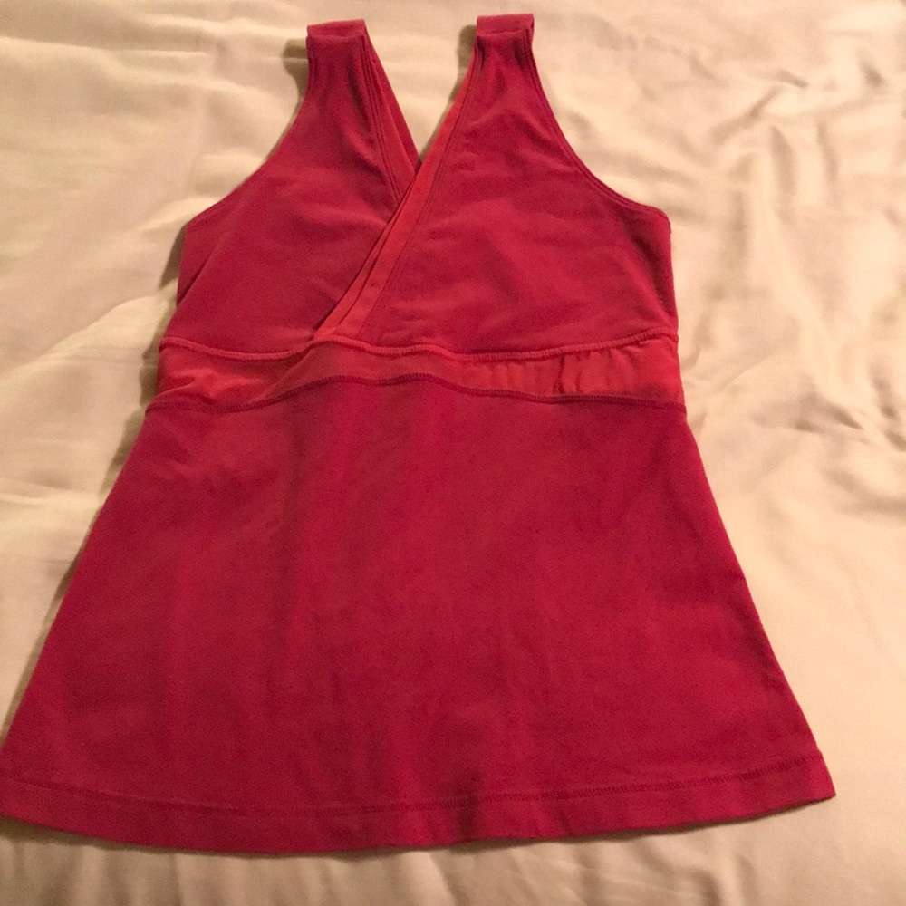 Lululemon sports top with built in bra
